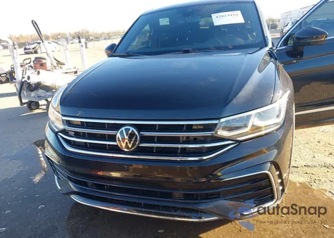 2022 Volkswagen Tiguan 2.0T Sel R-Line из США, поврежденный, VIN 3VV4B7AX3NM031328